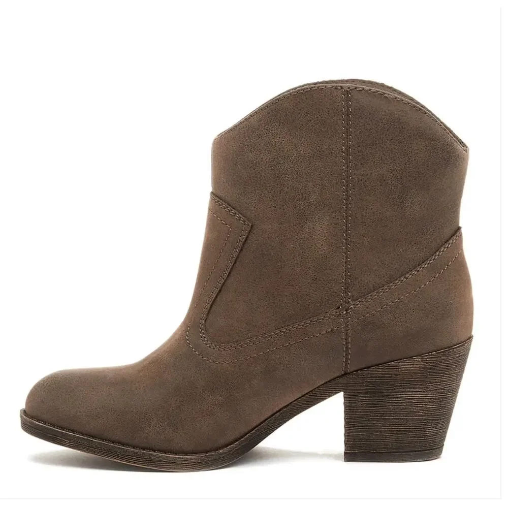 Rocket Dog Soundoff Vintage Worn Boots 10 NWT Tan Gray Western Heel Ankle Bootie
